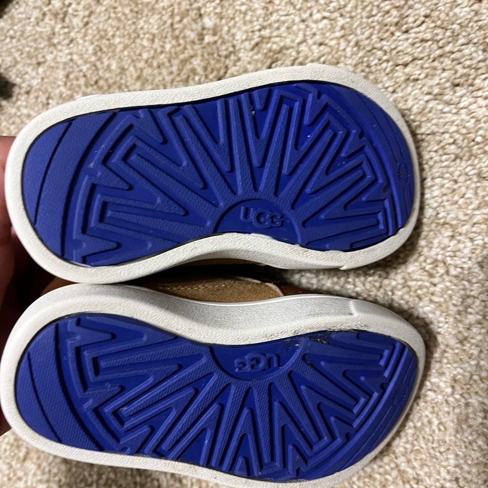 UGG kids shoes